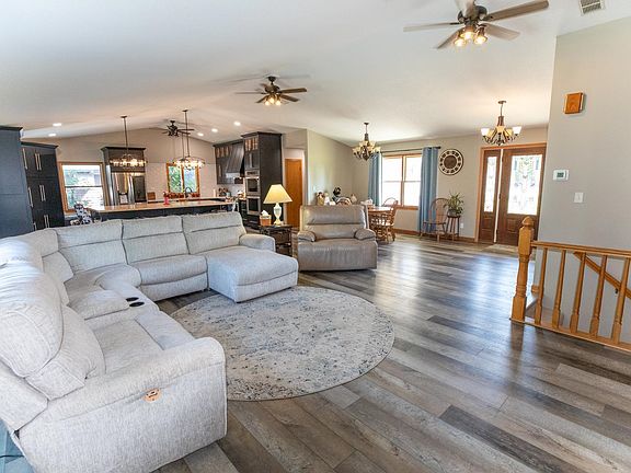 5th image of 1500 Cardinal Cir