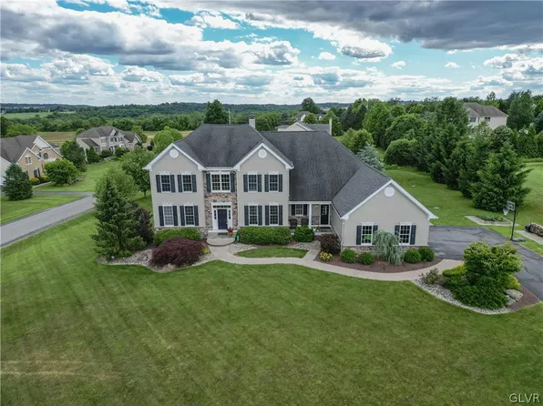 317 Shauna Way, Nazareth, PA 18064