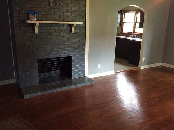 3rd image of 810 Winchester Ave