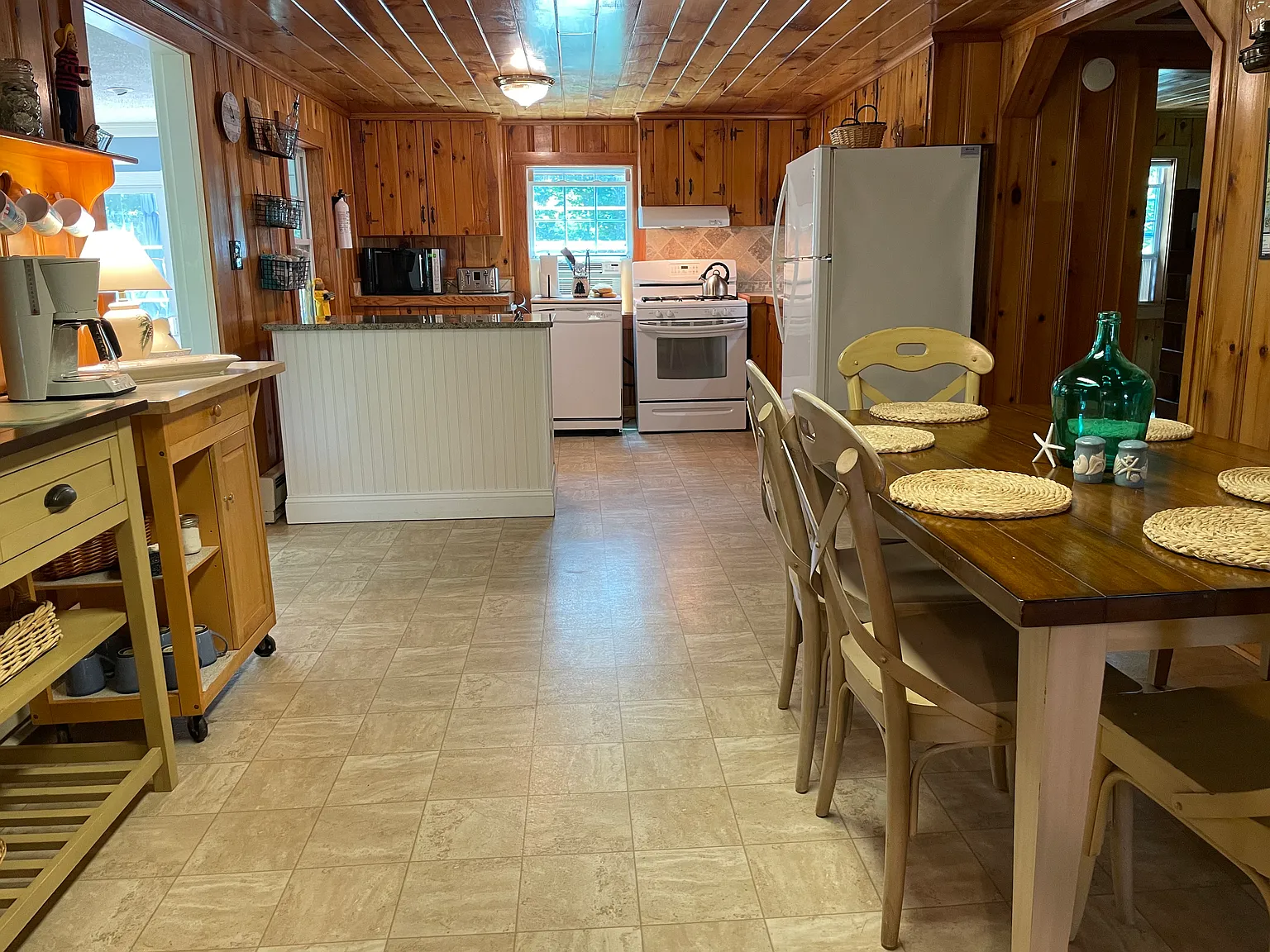 3 bed, 1.5 bath, 1194 sqft, $3,250 — Photo 4