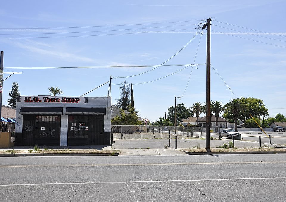 1st image of 608 N Fresno St