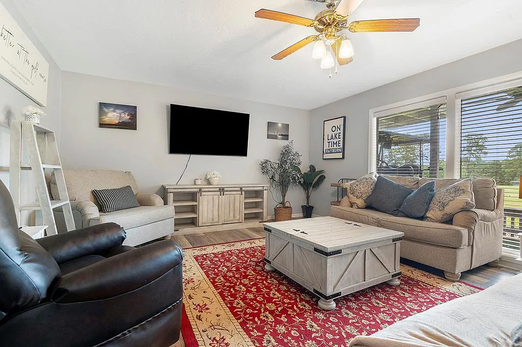 2 bed, 2.0 bath, 1576 sqft, $1,500 — Photo 1