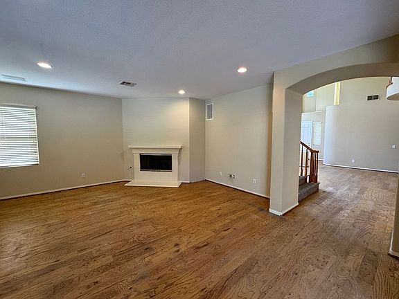 3rd image of 3906 Rill Ct