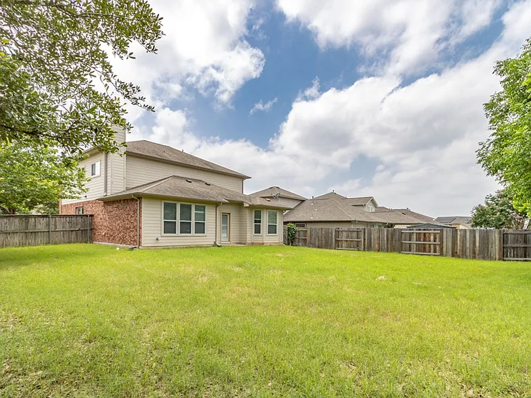 18601 Derby Hill Ln — Photo 44