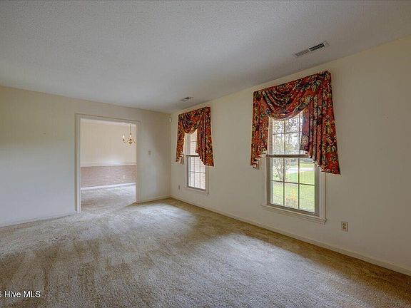 5th image of 4904 Hillandale Road