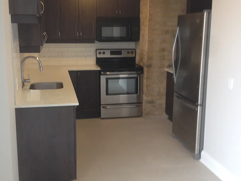 200 Bronson Ave — Photo 74