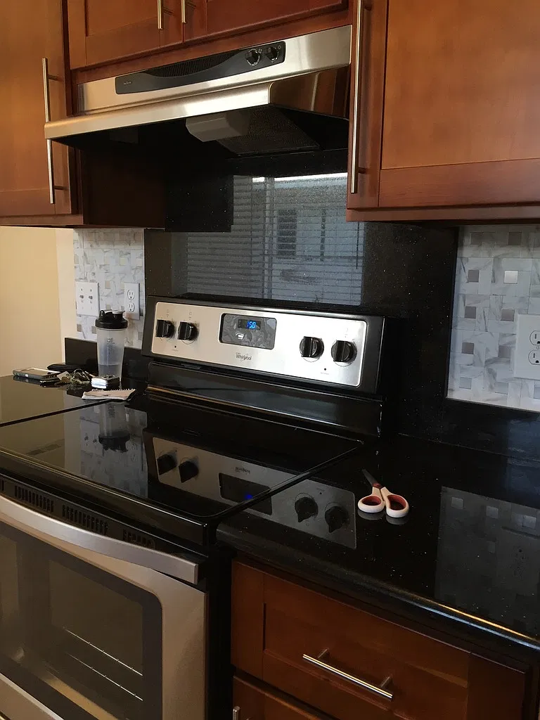 2 bed, 750 sqft, $2,800 — Photo 3