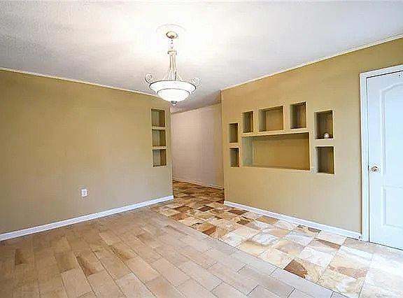 2nd image of 2412 Riverbend Dr #1