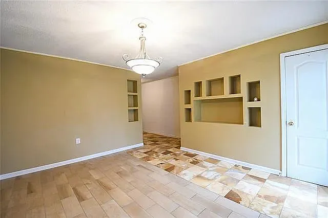 2412 Riverbend Dr #1 — Photo 2