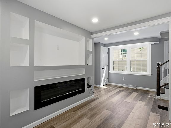 4th image of 227 Sylvan Street