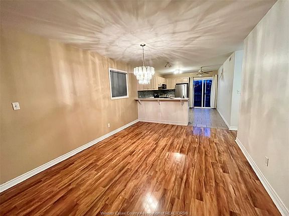 4th image of 726 Dynasty St