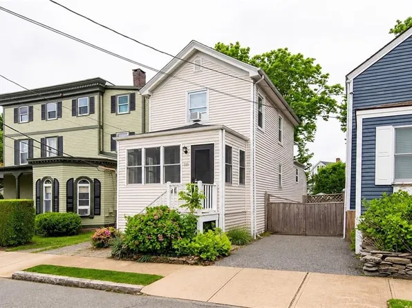 18 Almy St, Newport, RI 02840