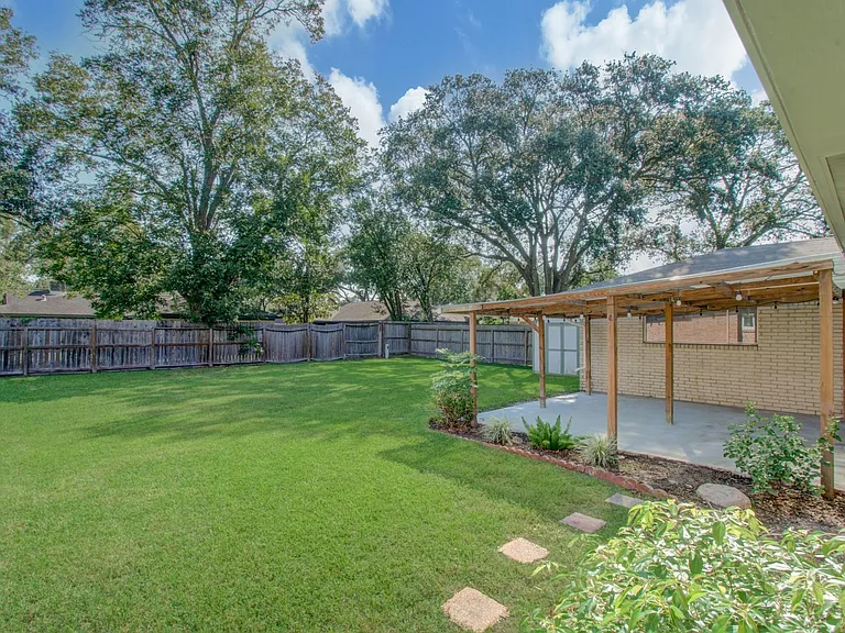 15611 La Casa Ln — Photo 38