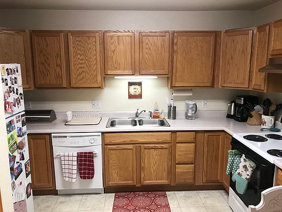 2nd image of 1424 Thaxton Ct APT B