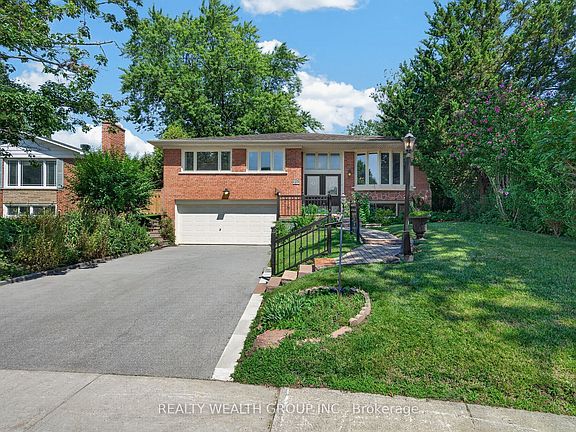 2nd image of 10 Derwent Ct