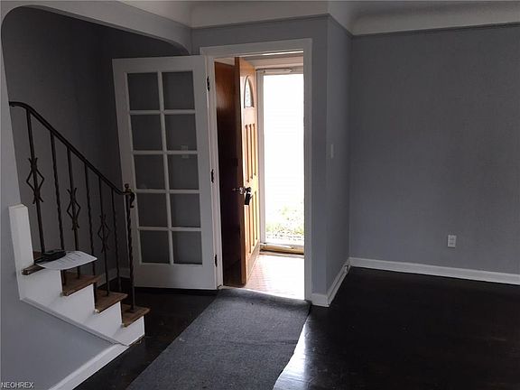 4th image of 316 Walworth Dr