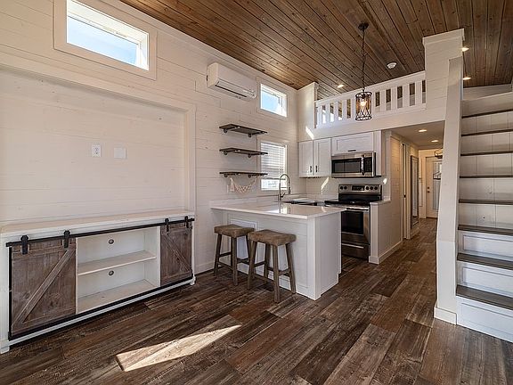 3rd image of 5913 Strathern Dr #174