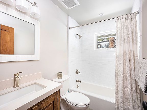 2nd image of 1462 Sterling Ct