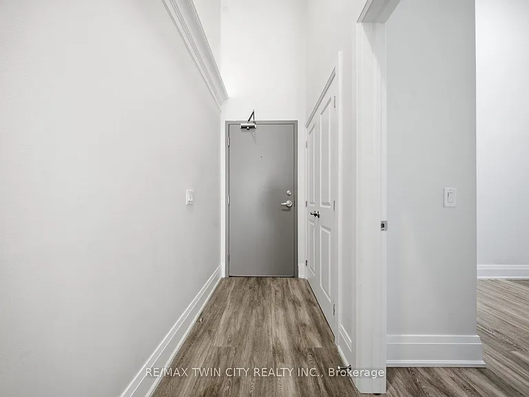11 Queen St #303 — Photo 10
