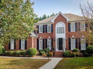 3008 Peninsula Dr, Jamestown, NC 27282