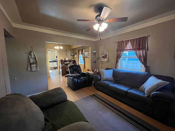 5th image of 422 Cornell Dr