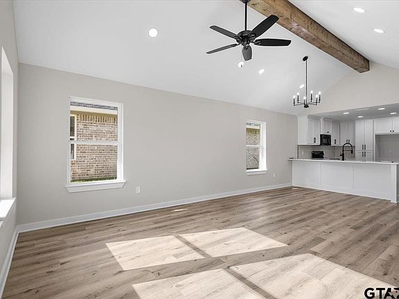 3rd image of 427 W Harmony St