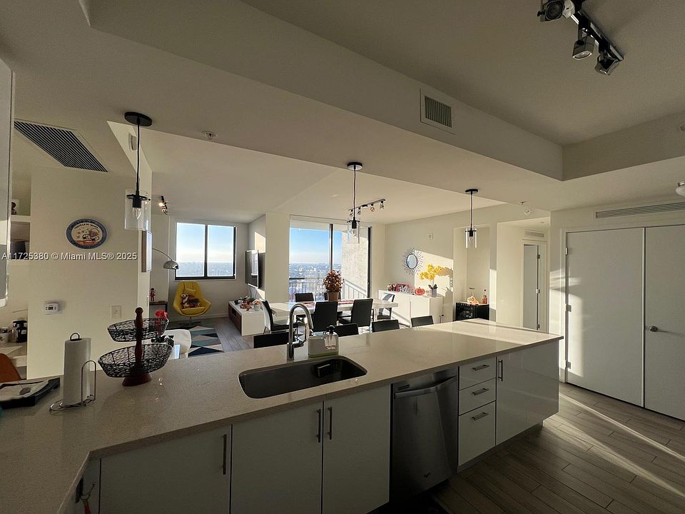 2nd image of 999 SW 1st Ave APT 3012