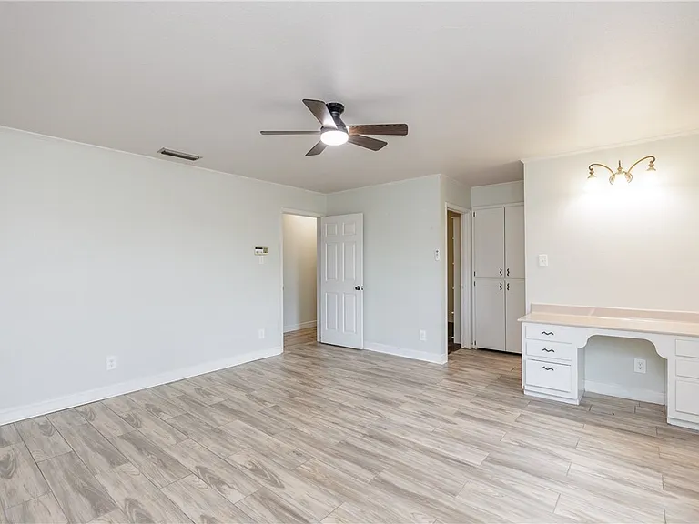 6702 Sahara Dr — Photo 37