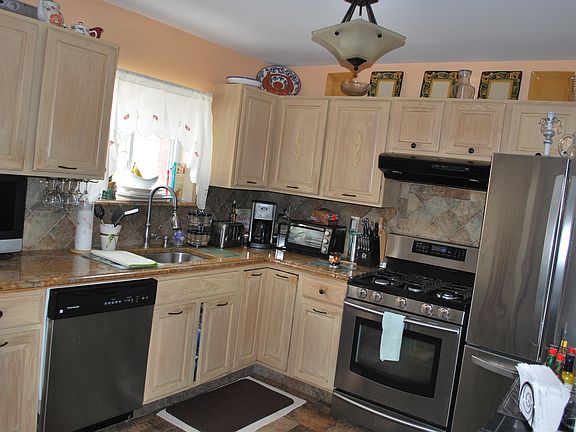 5th image of 19 Lyceum Ct
