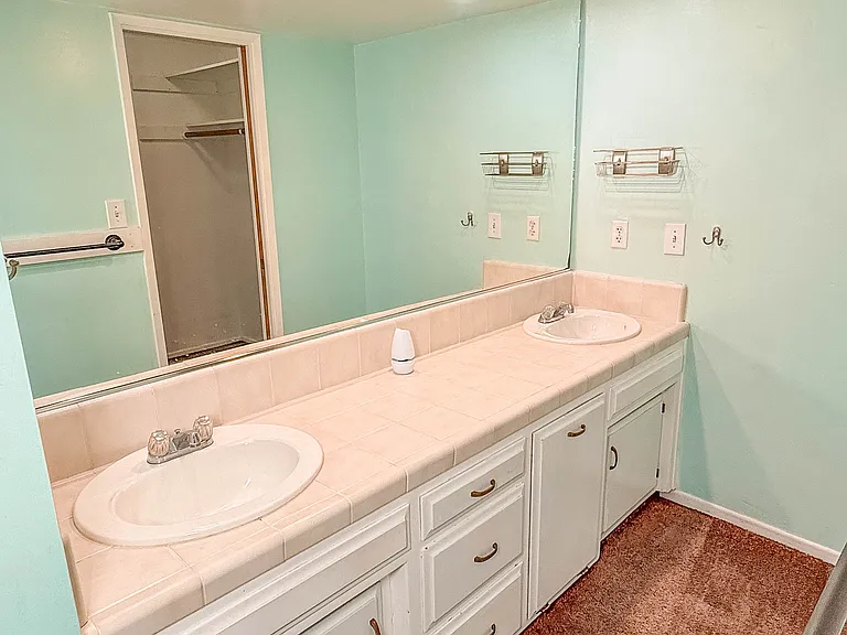 2446 Hasti Acres Dr — Photo 22