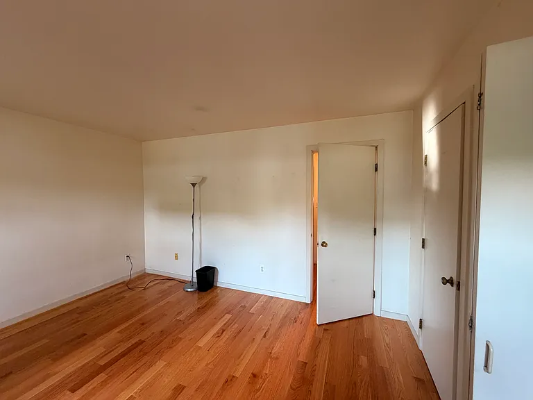 204 Charles St — Photo 9