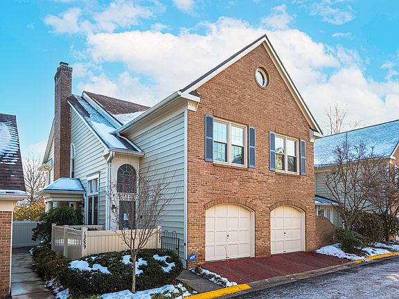 2nd image of 10839 Luxberry Dr #25