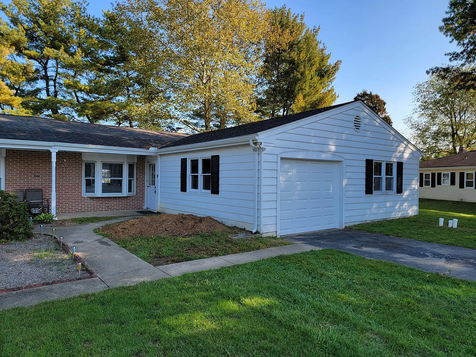 3 bed, 1.5 bath, 1436 sqft, $1,795 — Photo 1