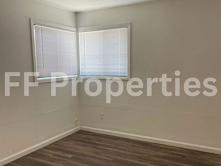 35151 Lucerne St #4 — Photo 4