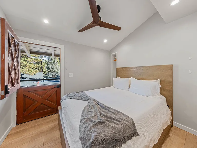 7610 N Lake Blvd #30 — Photo 12