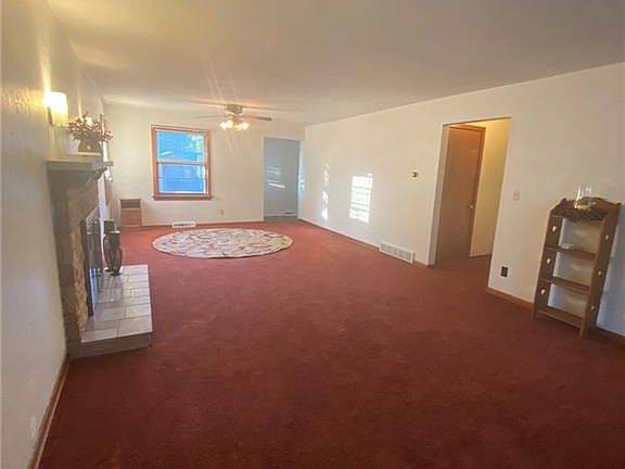5th image of 100 Knoll Dr