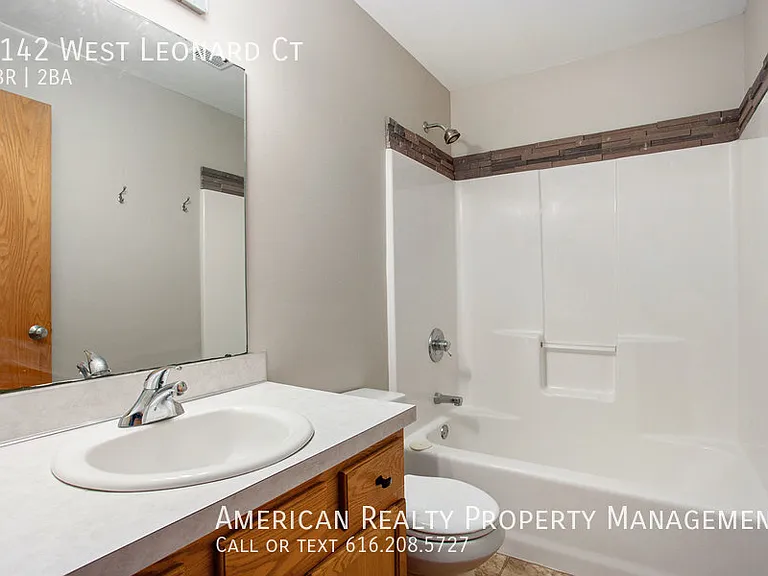 1142 W Leonard Ct NW — Photo 12
