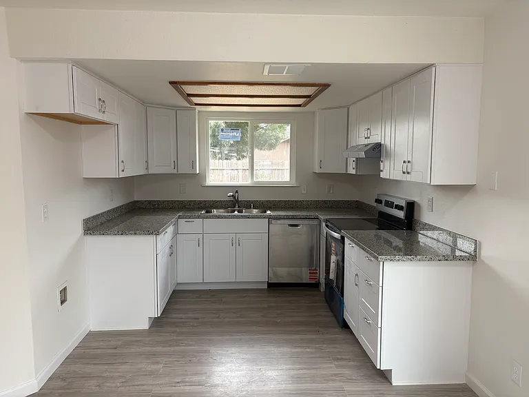 28260 Posey Ave — Photo 7