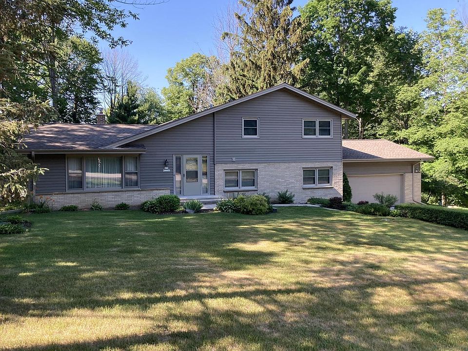 N77W22240 Wooded Hills Dr, Lisbon, WI 53089 MLS 1749526 Zillow