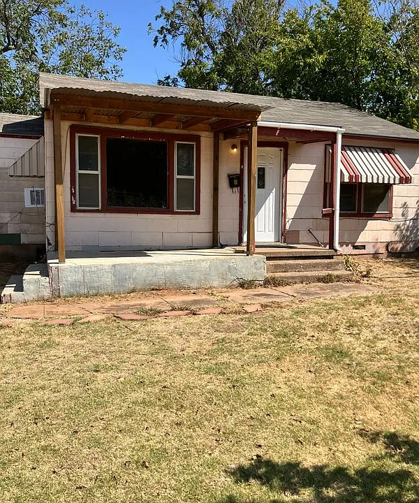 1628 Hamlin Ave