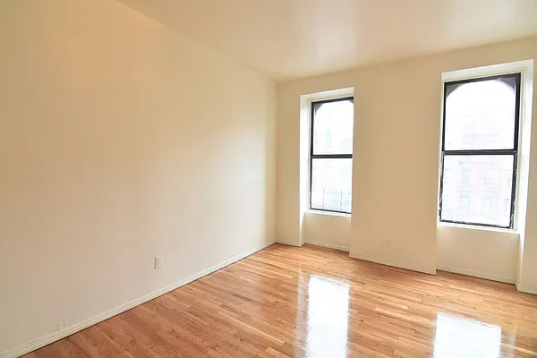 Rented by Clove Realty LLC | media 7