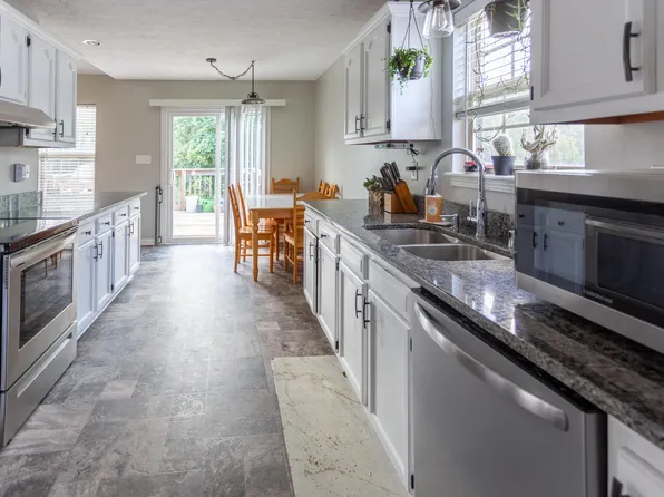 217 Weslyn Way, Nicholasville, KY 40356