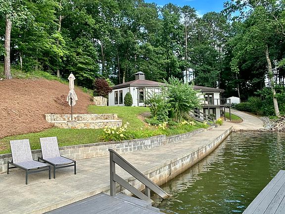 2nd image of 5 Riverwood Ln