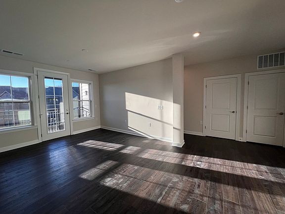 4th image of 3927 Fair Ridge Dr APT 506
