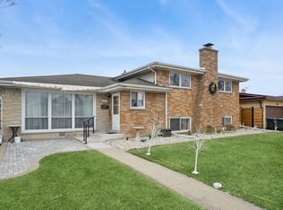 7752 Churchill St, Morton Grove, IL 60053