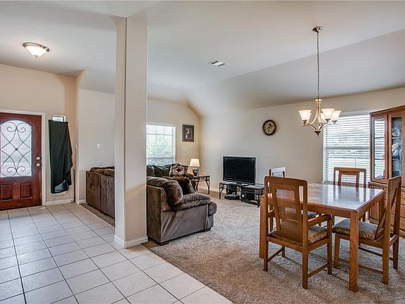 5th image of 2760 Furlong Dr