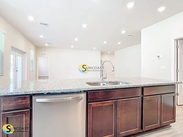585 Marion Oaks Pass — Photo 14