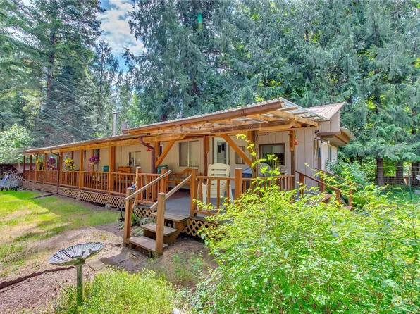 100 Robinwood Place, Packwood, WA 98361