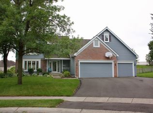 9865 Lee Dr, Eden Prairie, MN 55347