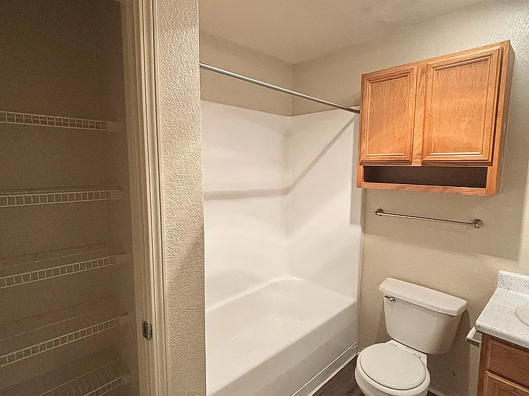 Cadet - Bathroom